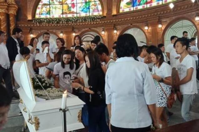 Заміж за мерця: на Філіппінах пройшло незвичайне весілля