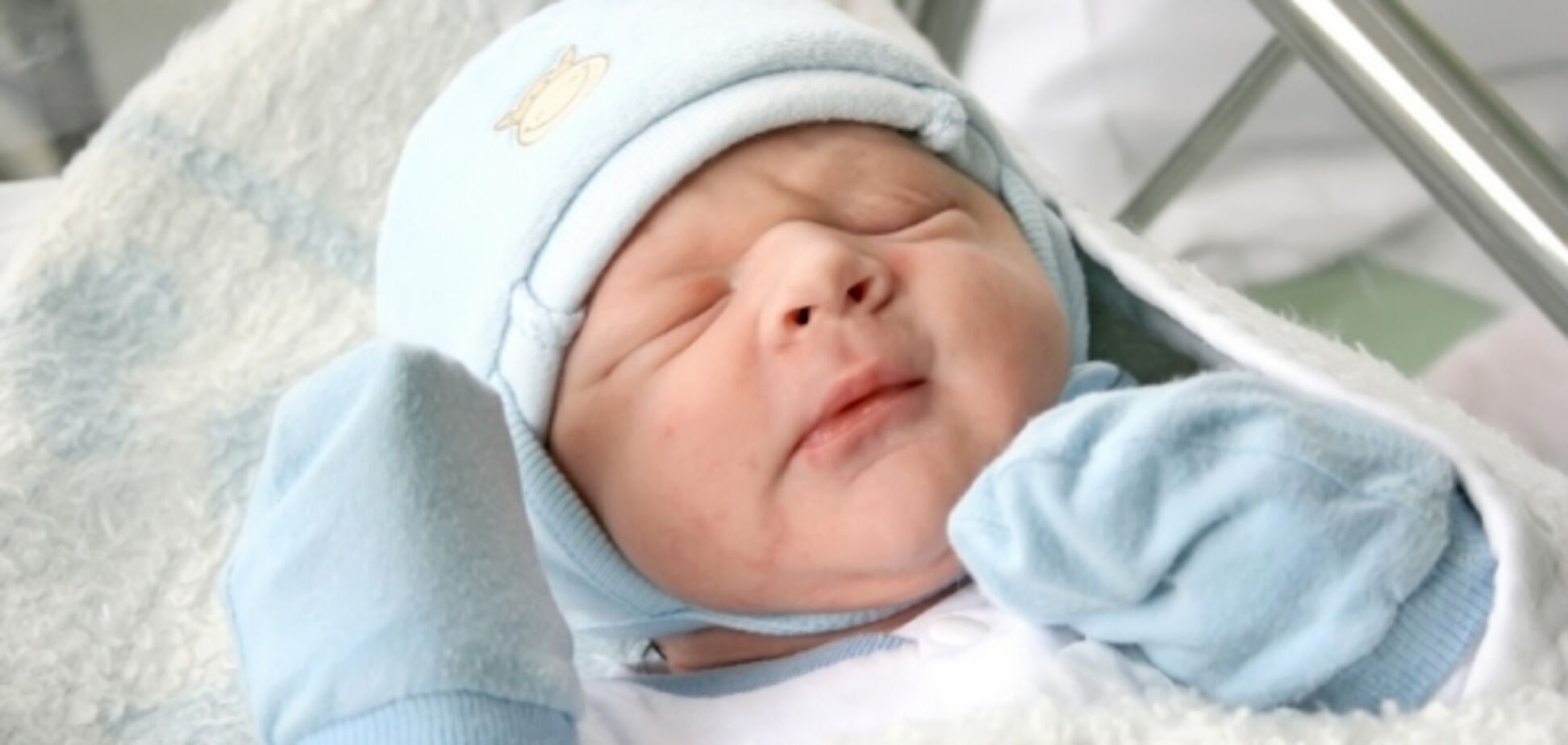 Запорожцам объяснили, почему в местных роддомах отсутствуют обещанные бэби-боксы для новорожденных