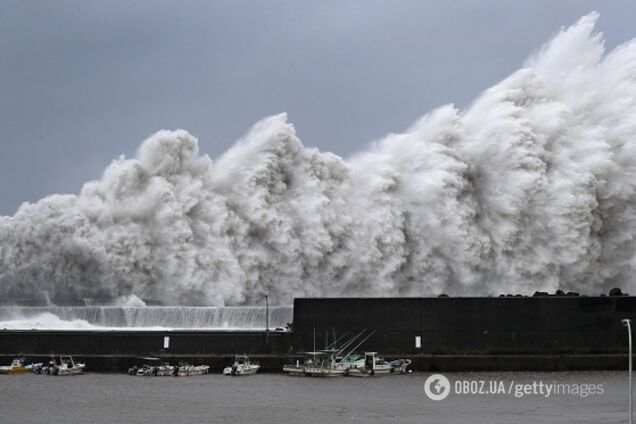 Японию накрыл смертоносный тайфун: сотни пропавших без вести