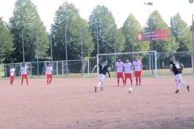 Гол німецького футболіста порушив усі закони фізики - опубліковано відео