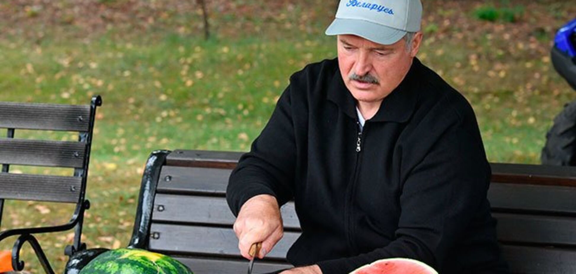 'Королева Анна': Лукашенко похвалився 'нетиповими' кавунами на дачі