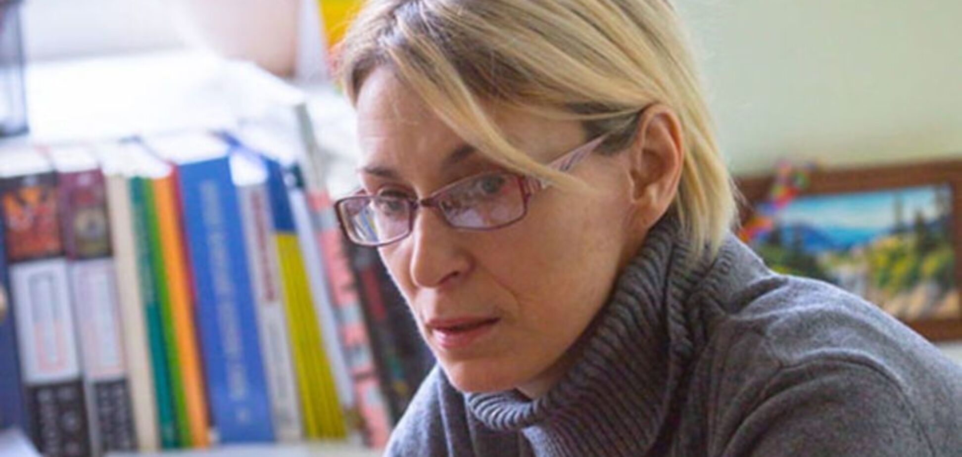 ''Порошенко тротуари вузькі зробив'': у Києві відому блогерку висміяли через парковку