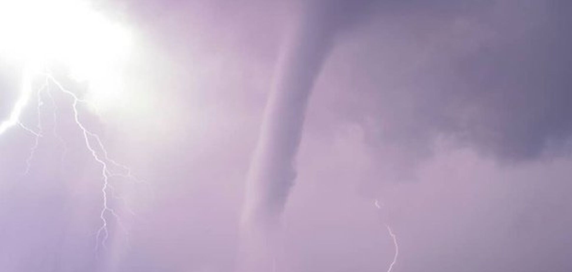 Ялта передала эстафету: мощный ливень и смерчи парализовали Феодосию