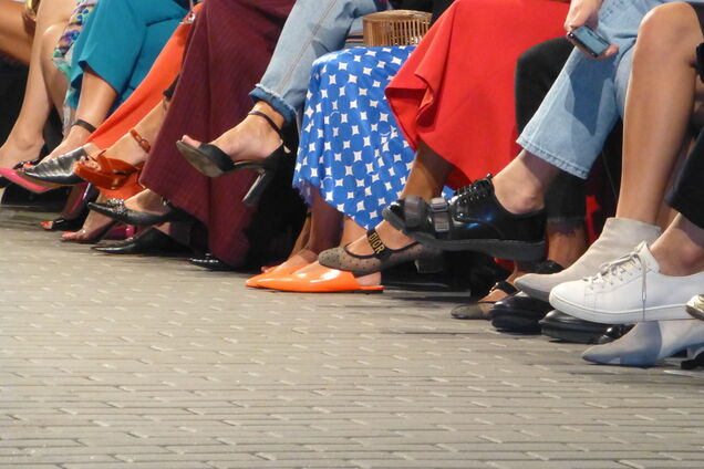 Мюли и уродливые кроссовки: что обувать, если ты главный модник в Киеве