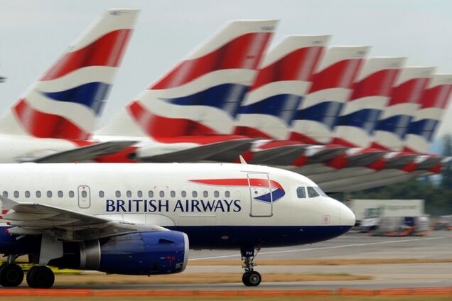 Украли данные банковских карт: в Британии пострадали пользователи авиакомпании
