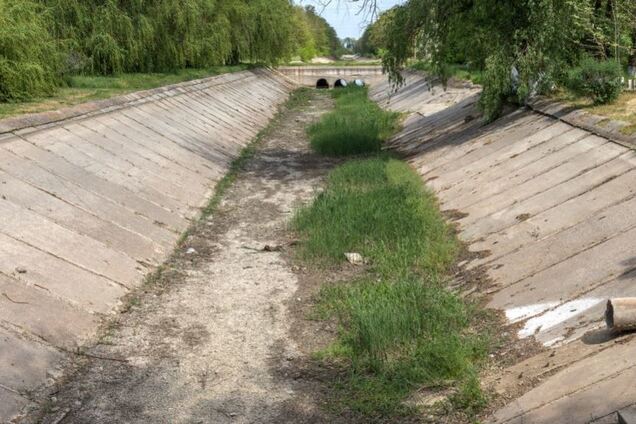 Вода в Крым: Украина должна сказать товарищам из-за поребрика 'давай, до свидания'