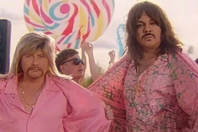 С матами и ''туалетным юмором'': Киркоров и Басков снялись в клипе на грани фола и ''умерли''