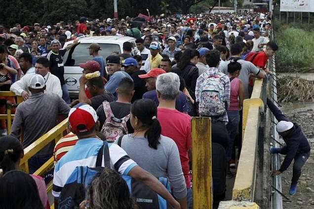 Вибухнула перша країна-бензоколонка