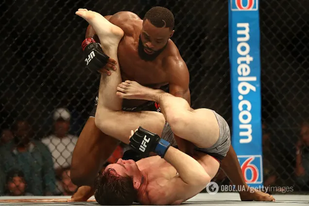 Чемпіон UFC задушив суперника і зберіг титул - опубліковано відео