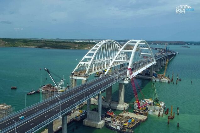 ''Нехай хоча би зиму простоїть'': у мережі висміяли НП з Кримським мостом