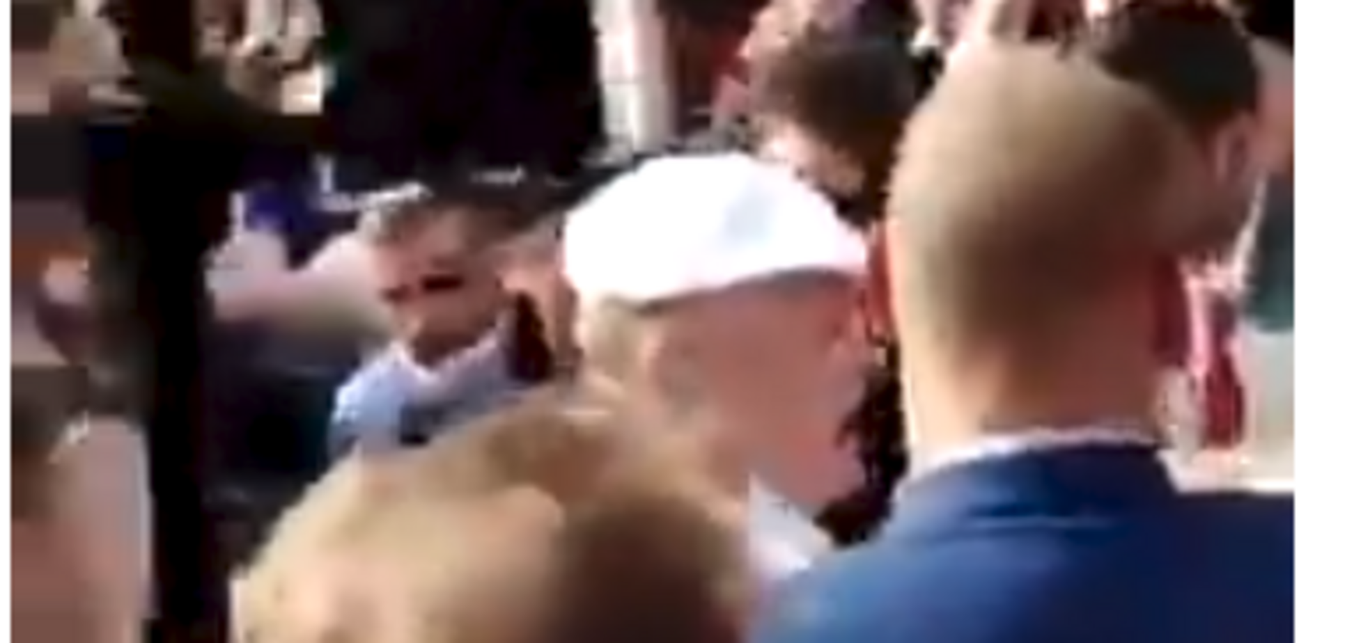 '' Назвали л***ом '': Жириновський влаштував побоїще в центрі Москви