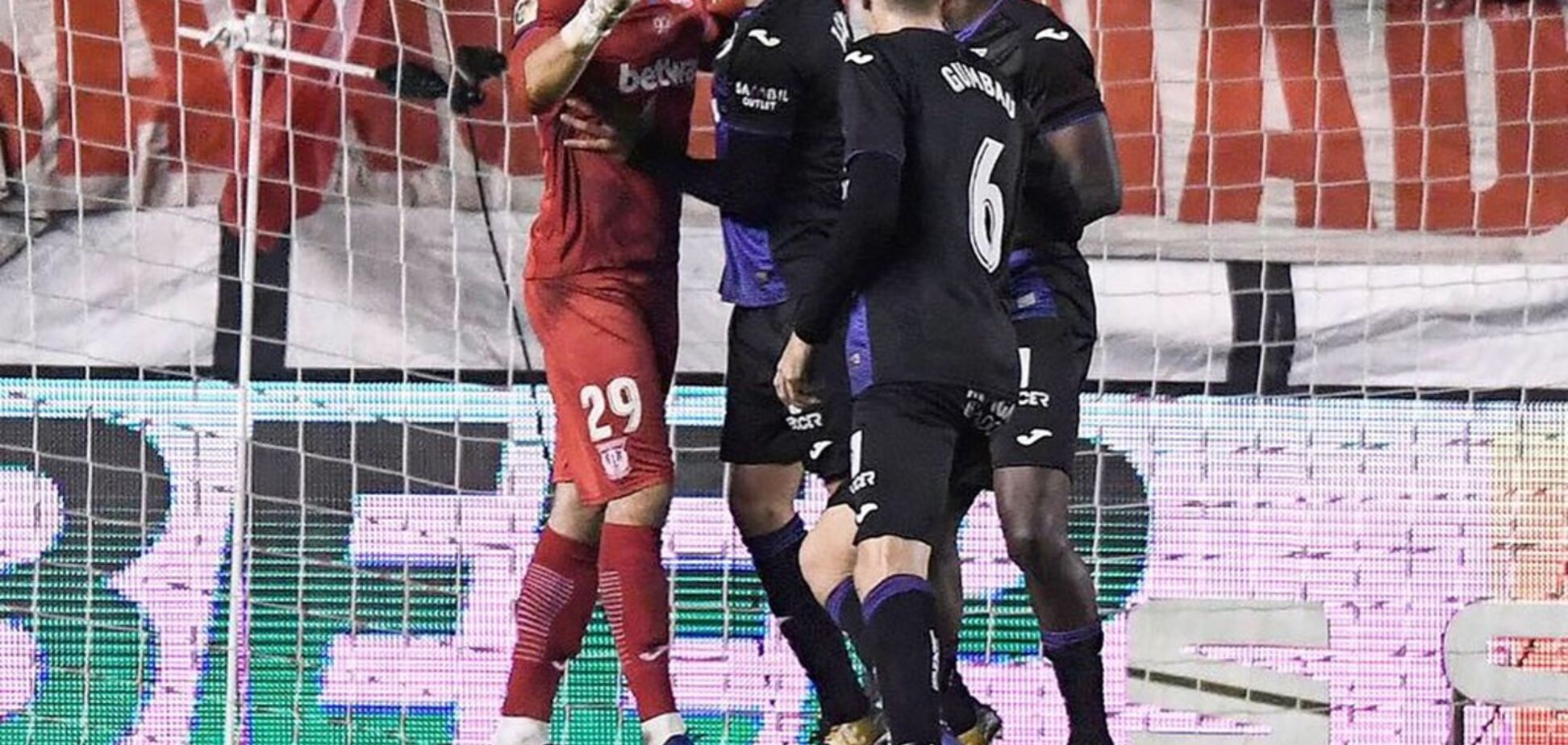 ''Дякую за все'': українському футболісту звільнили місце в 'Реалі'