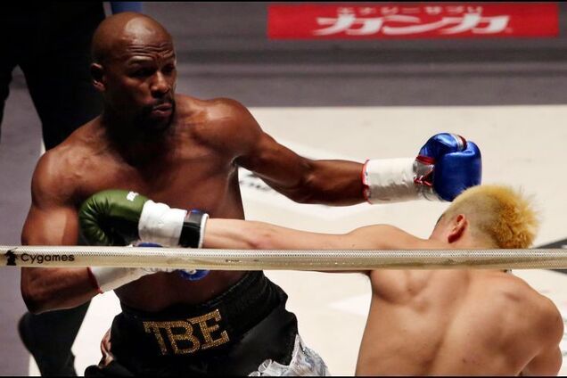 Космическая сумма: стало известно, сколько заработал Мейвезер за 3-минутный бой в Японии