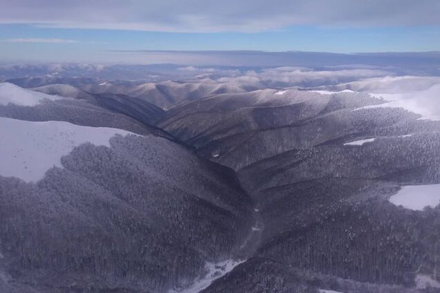 Оказался живой: для поиска туриста на Закарпатье подняли вертолет