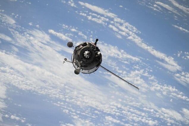 Військовий супутник Росії згорів у космосі: у Москві знайшли виправдання фіаско