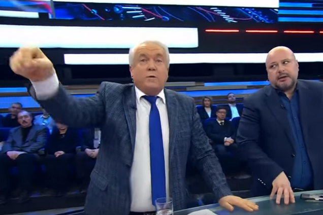 ''Топят дровами!'' Беглый экс-регионал выдал фейк о ''замерзающей'' Украине