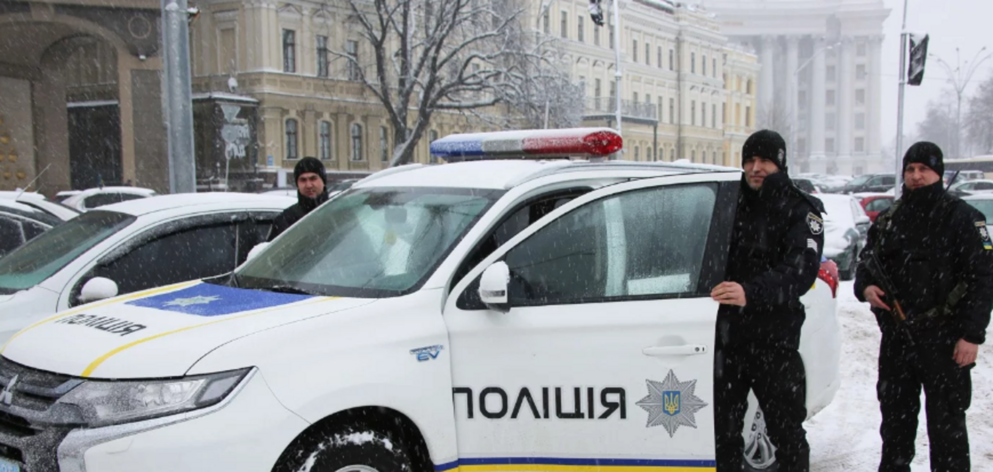 ''Держали на морозе и угрожали!'' В Киеве полицейских обвинили в ''беспределе''