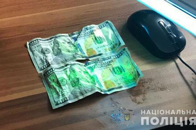 На Закарпатті прикордонник намагався з'їсти хабар