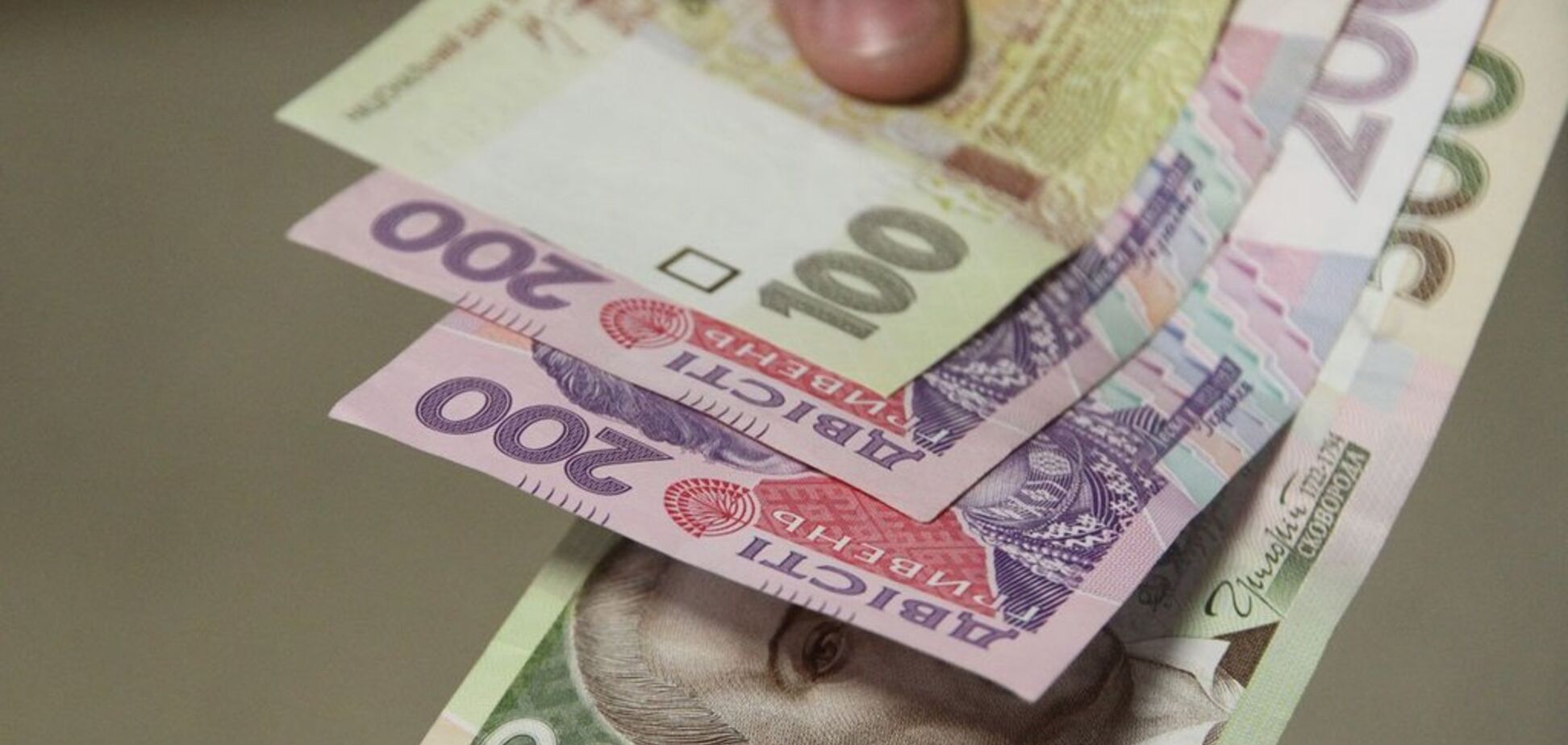 Пенсії в Україні перерахують тричі: як зростуть виплати