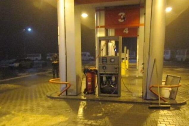 В Запорожье произошел пожар на заправке