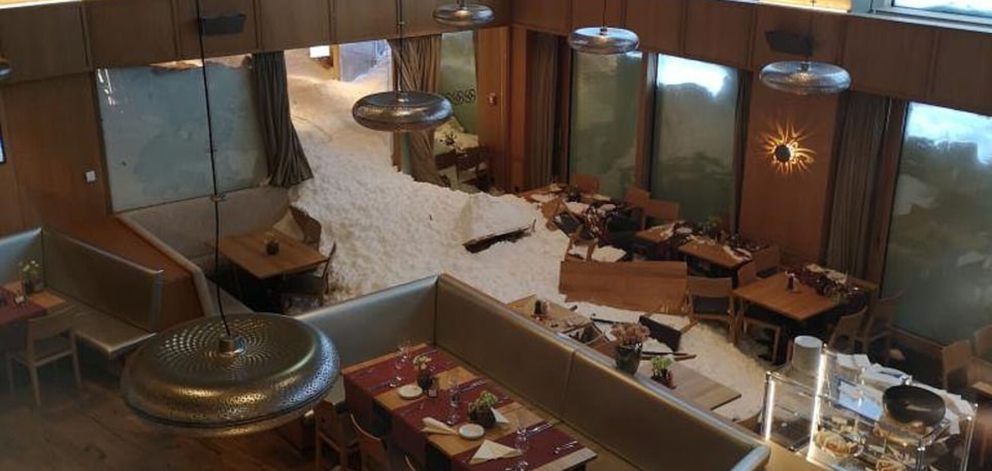 У Швейцарії лавина знищила популярний готель: страшні фото