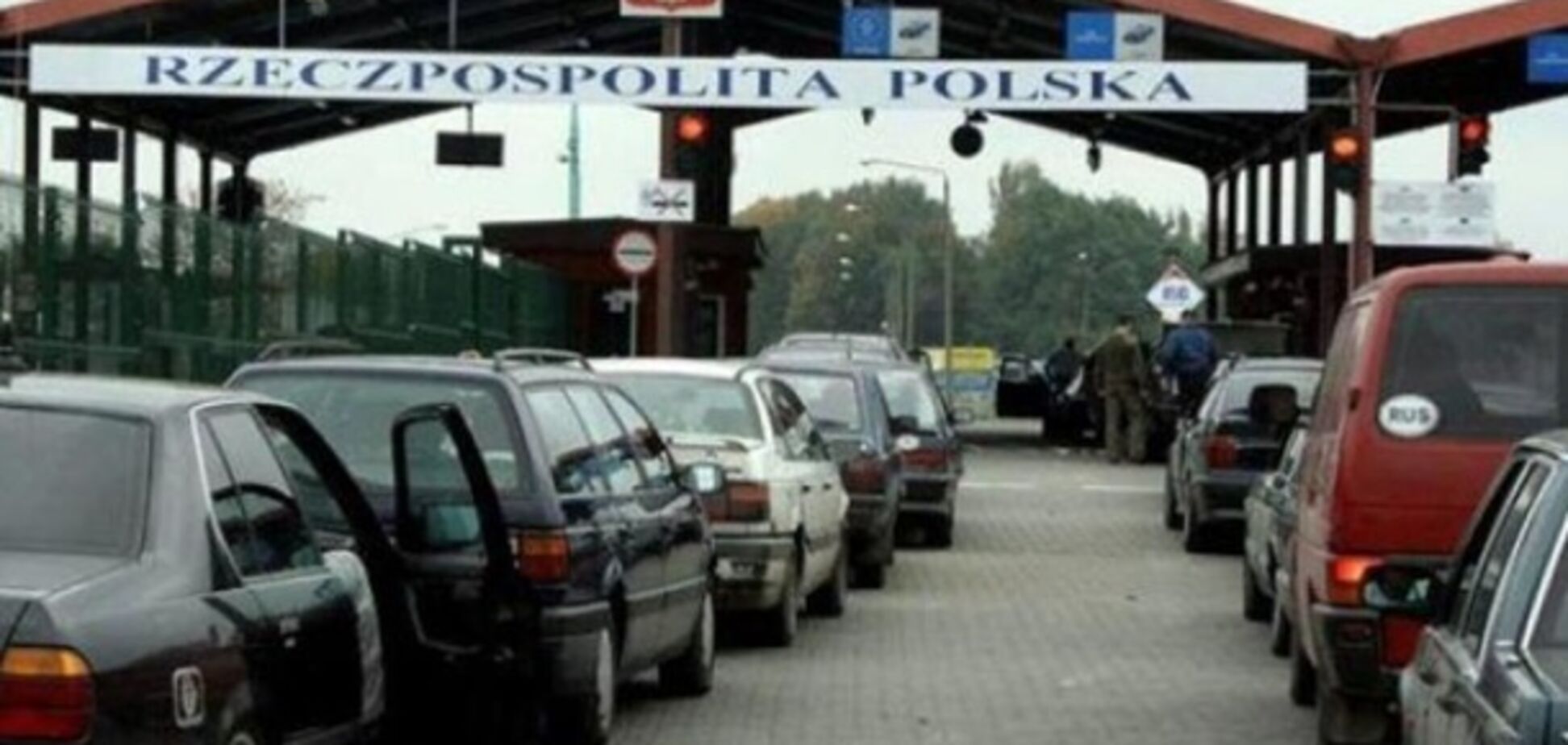 Польша закроет границу с Украиной: названа причина