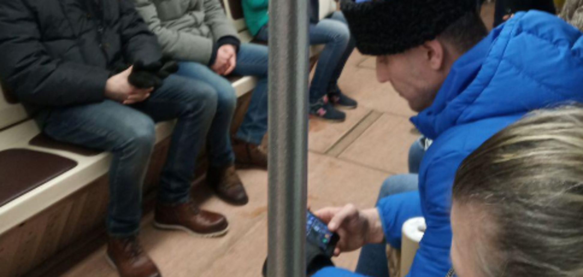 ''Увидел – мочи'': в минском метро избили пророссийского ''казака''