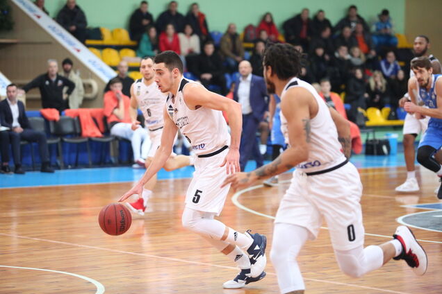 'Черкаські Мавпи' дотиснули 'Миколаїв': результати Суперліги Парі-Матч 12 січня