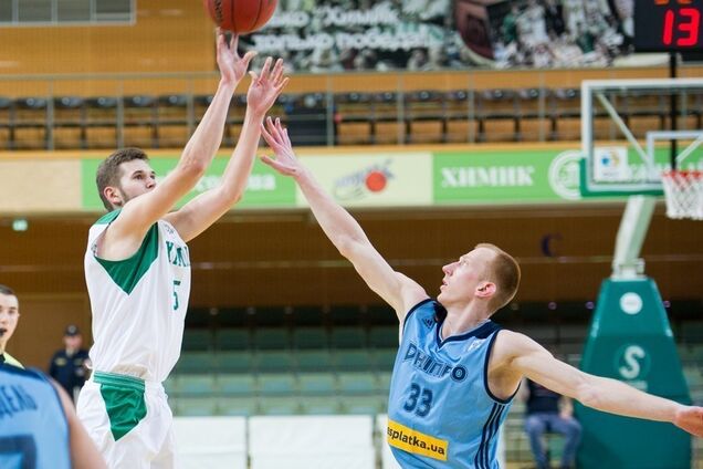 'Днепр' драматично упустил победу в Суперлиге Пари-Матч