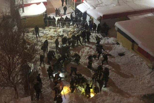В Харькове крыша рынка упала на людей: новые детали о состоянии пострадавших