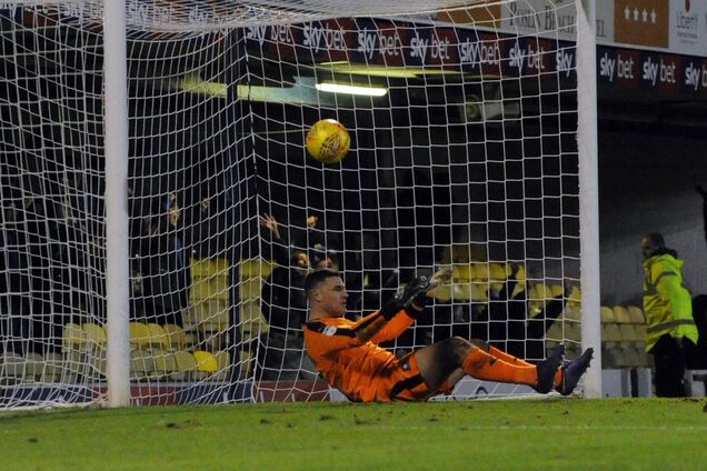 Футболіст забив фантастичний гол з центру поля, встановивши унікальне досягнення
