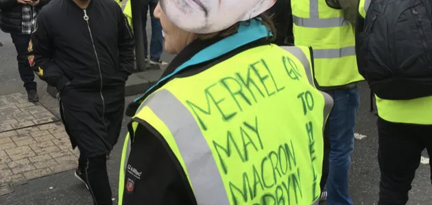 В ход пустили газ и водометы: во Франции прошли массовые задержания "желтых жилетов"