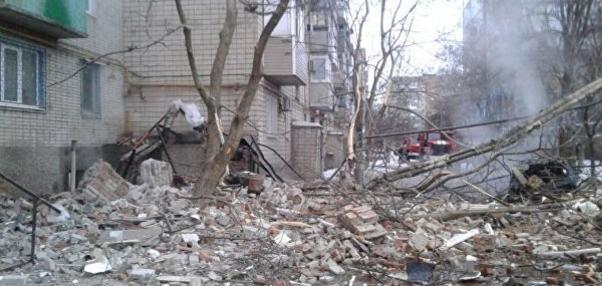 Є загроза обвалення будинку: рятувальники оголосили режим НС у Шахтах