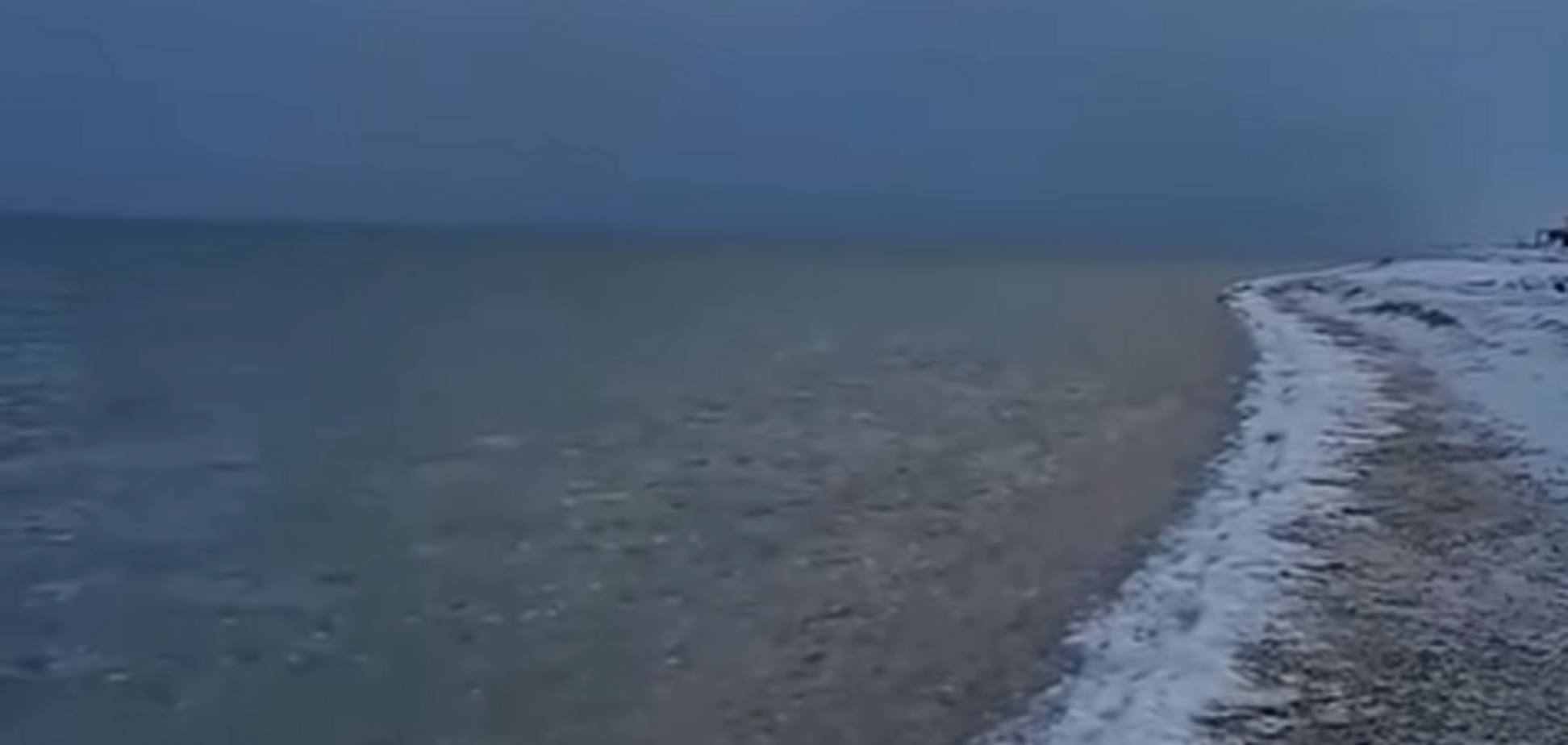Вода превратилась в 'кисель': Азовское море начало замерзать. Видеофакт