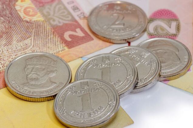 Гривня резко упала в цене: обнародованы печальные данные