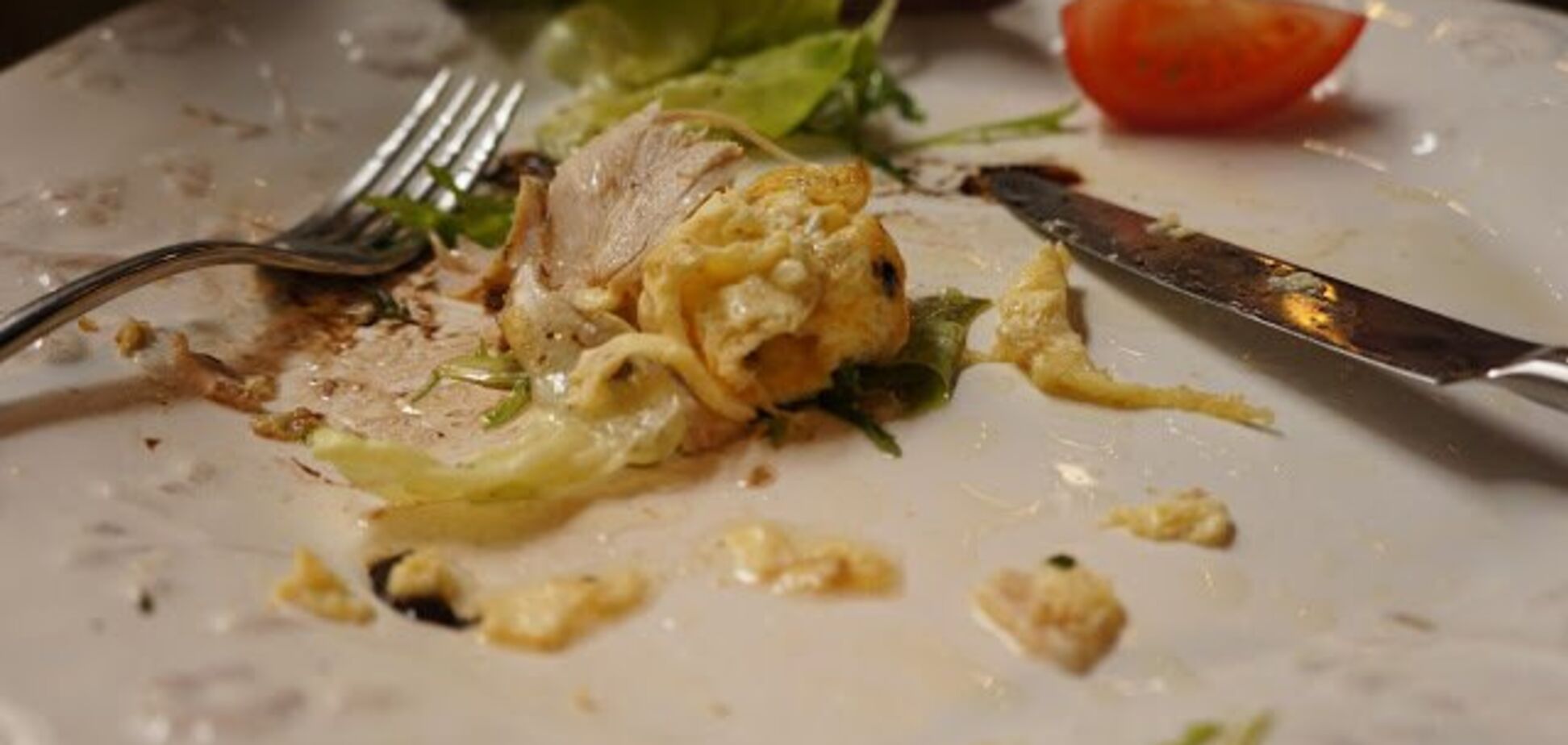 ''Не викидати ж!'' У Росії чиновники потрапили у скандал через недоїдки