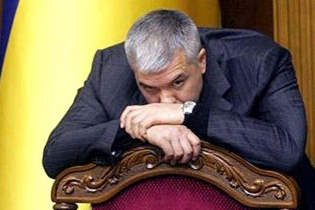 Госизмена: министру обороны времен Януковича объявили подозрение