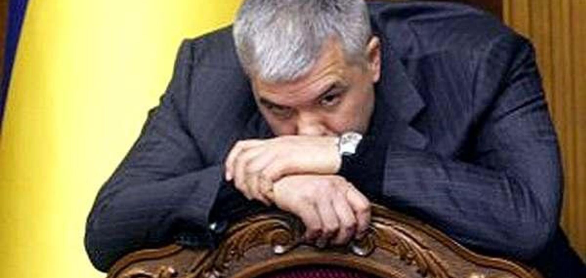 Держзрада: міністру оборони часів Януковича оголосили підозру