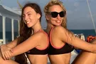''Божественные красотки'': Оля Полякова с дочерью похвастались фигурами в купальниках