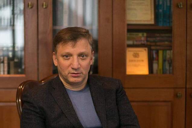 Технология обмана: кто и зачем вставил Слюсарчуку наушник в игре против 'Рыбки'