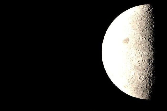 Впервые в истории человечества: китайцы вырастили хлопок на 'темной' стороне Луны 