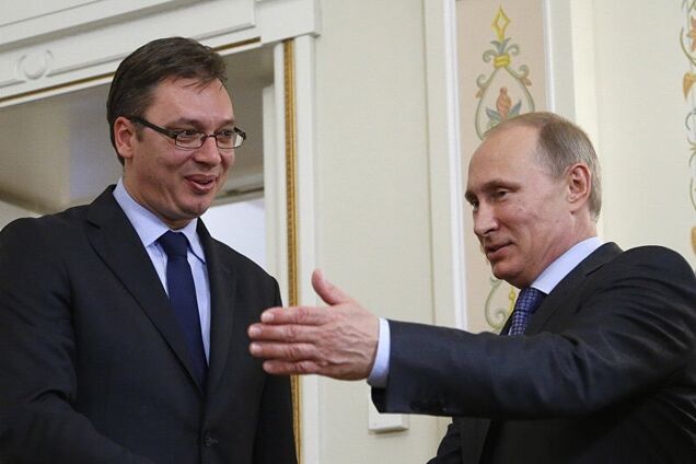 'Играл мне на пианино': Вучич рассказал о поцелуе Путина