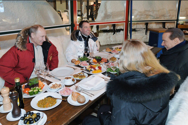 ''Такое случается 1-2 раза в году'': в Кремле раскрыли правду о зарплате Путина