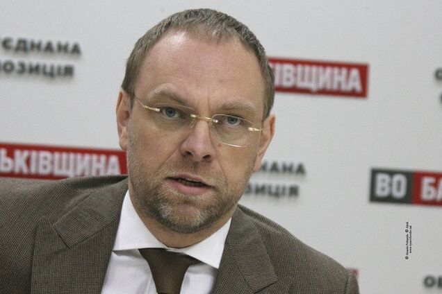 Власенко: требуем от власти отчета об итогах военного положения