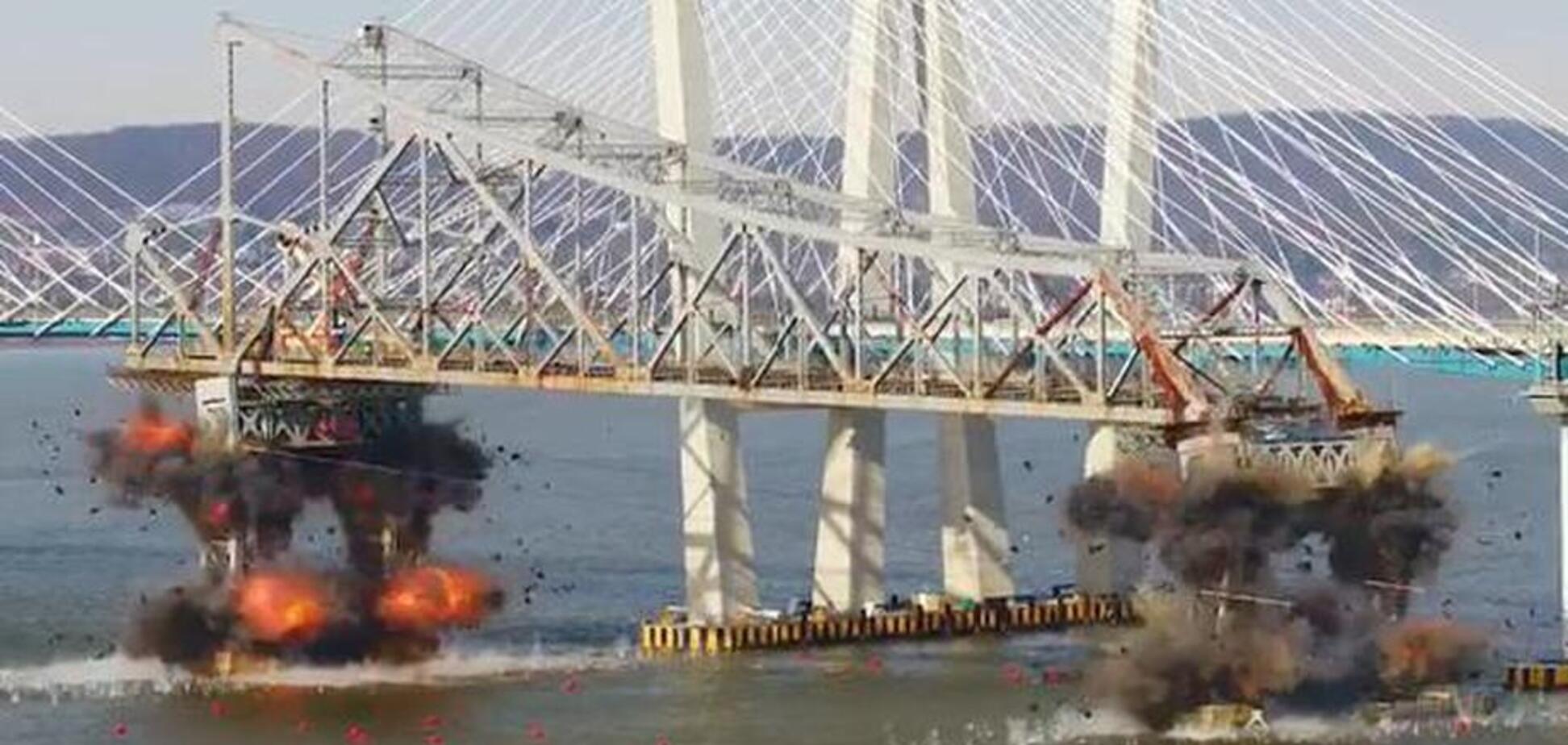 В Нью-Йорке взорвали мост через Гудзон: зрелищный момент сняли на видео
