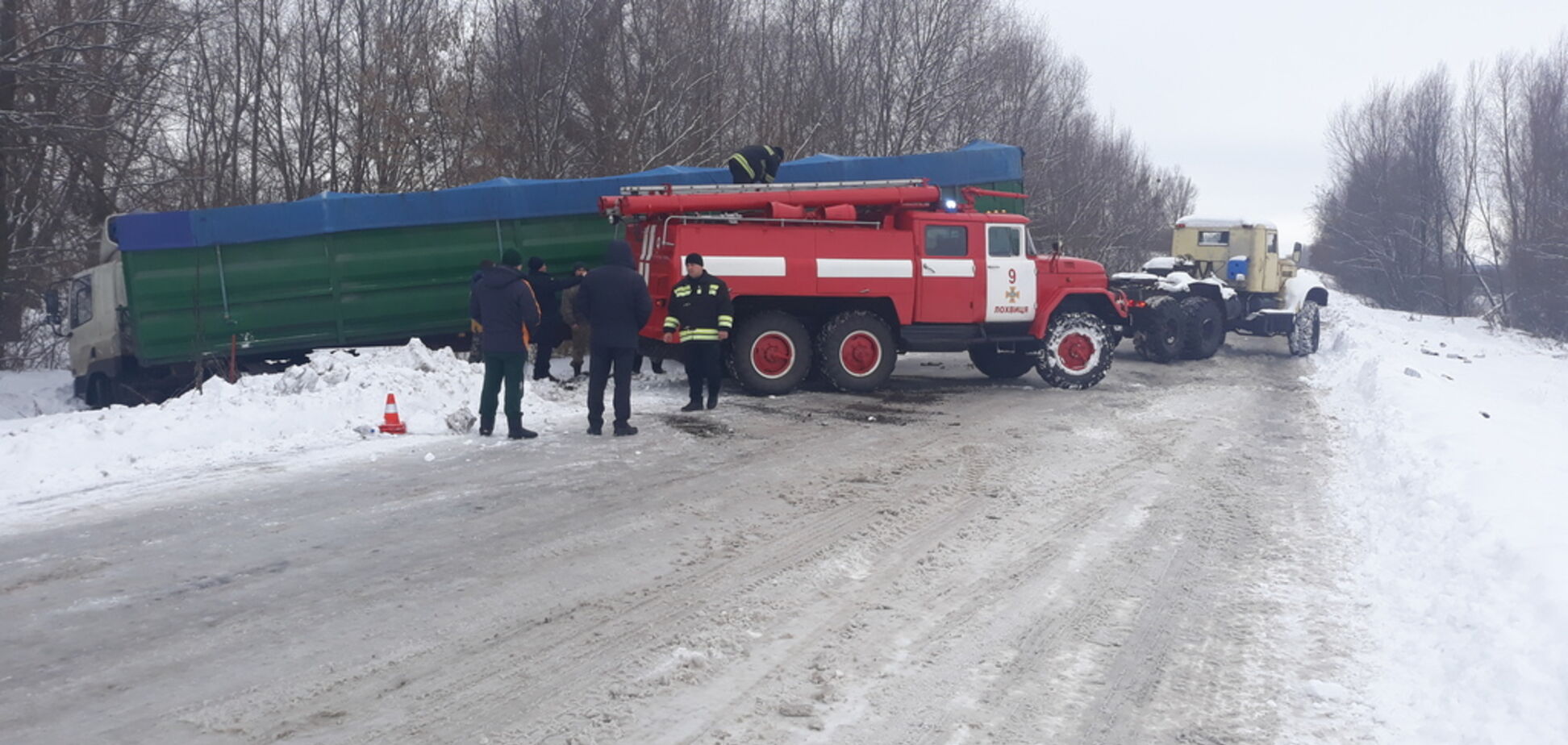 'Укрлендфарминг' Бахматюка за свой счет расчистил дороги в трех областях Украины