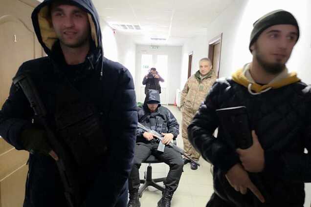Вооруженные "титушки" пытались захватить офис агрохолдинга "Росток-Холдинг" в Киеве