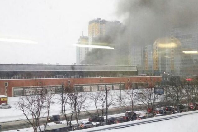 В России вспыхнул пожар на предприятии: есть жертвы