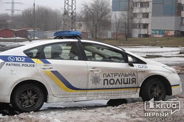 Полиция задержала парня, который разгуливал по Запорожью с опасными предметами