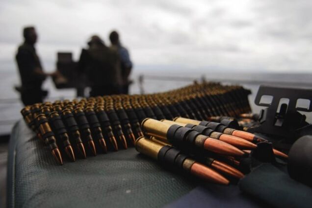 Опять опозорились: в России военные утопили в болоте боеприпасы на миллион